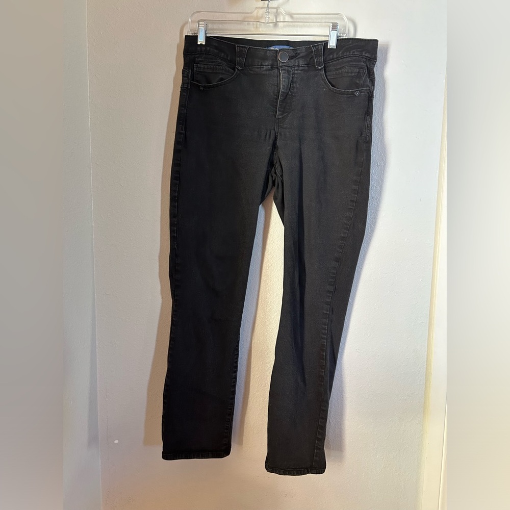 Democracy ‘Ab’solution Black Denim Jeans with elastic waistband. Size 12